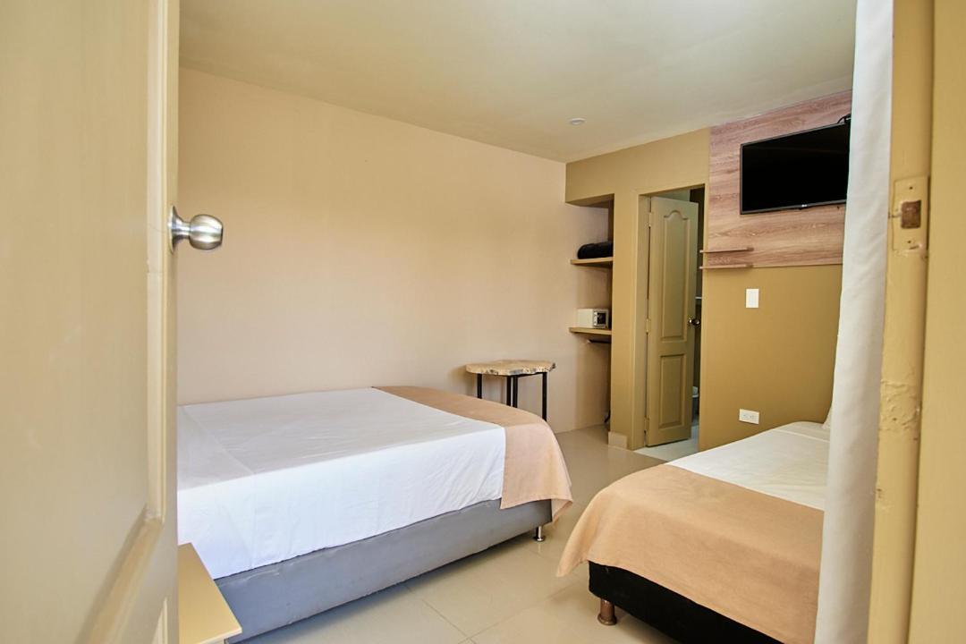 Mansion By Bernalo Hotels غواتابيه المظهر الخارجي الصورة